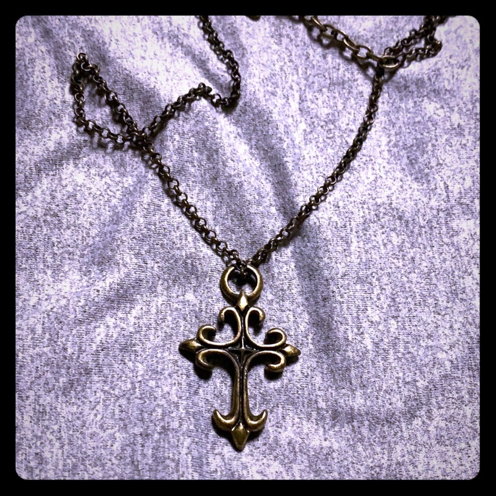 ⚜️5/$25⚜️Gold tone cross necklace